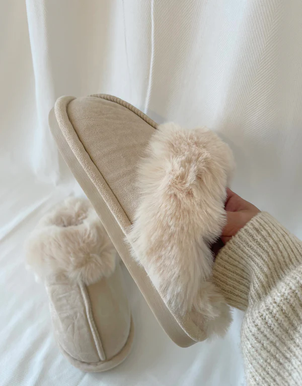 BearHug Coziness Flats - K&L Trending Products